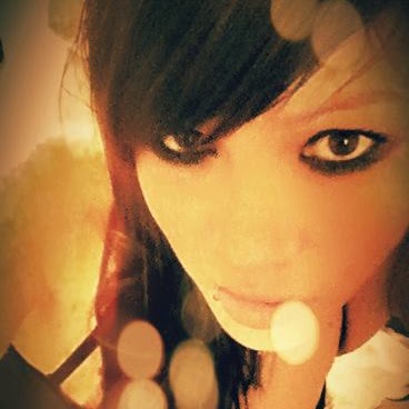 Sarah Perkins Photo 23