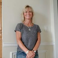 Lori Hahn Photo 23