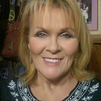 Tina Thomas Photo 30