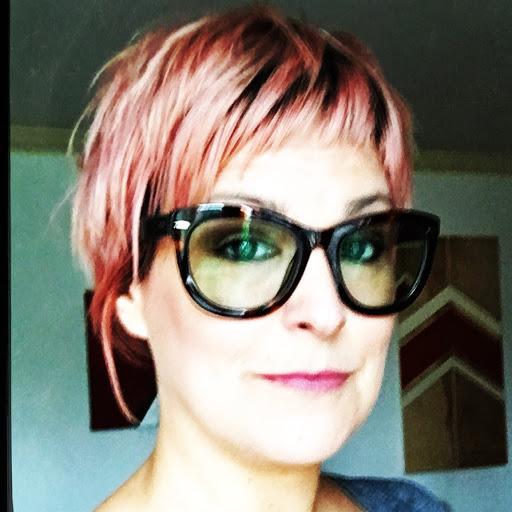 Mary Elliott Photo 32