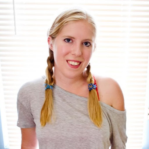 Erin Cook Photo 26