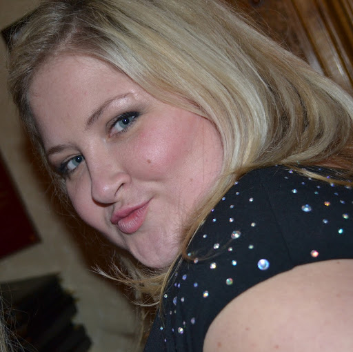 Aimee Law Photo 23