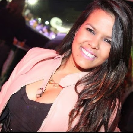 Jennifer Reis Photo 12