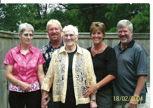 Dianne Anderson Photo 11
