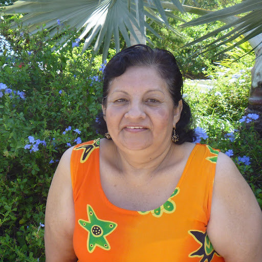 Elsa Robles Photo 34