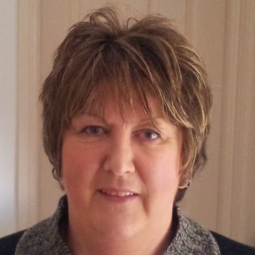 Lorraine Taylor Photo 15