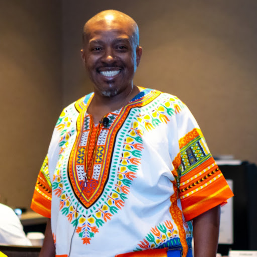 Kenneth Mitchell Photo 31