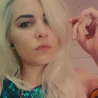 April Ellis Photo 26