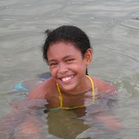 Stephanie Neves Photo 32