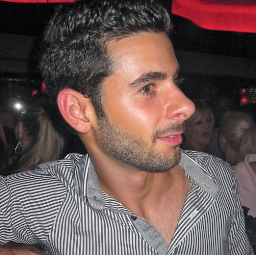 Robert Molina Photo 34