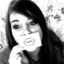 Kayla Mckay Photo 32