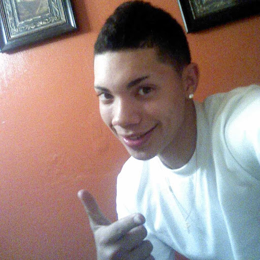 Julian Robles Photo 29