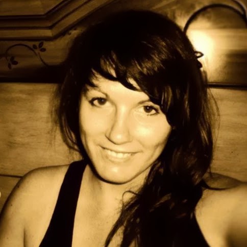 Julia Maurer Photo 9