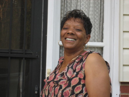 Jean Saunders Photo 26