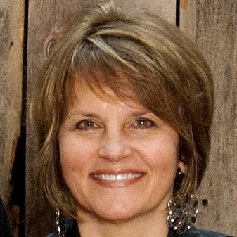 Anita Woods Photo 12