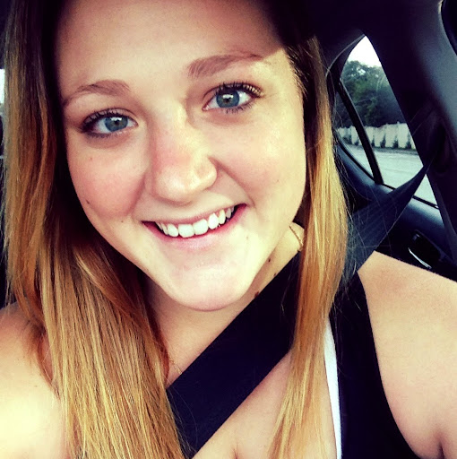 Shelley Mathews Photo 16