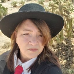 Linda Lindsey Photo 36