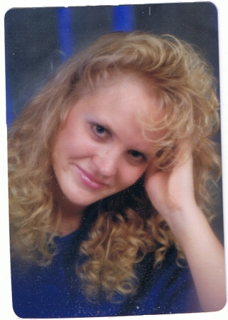 Anna Hall Photo 9