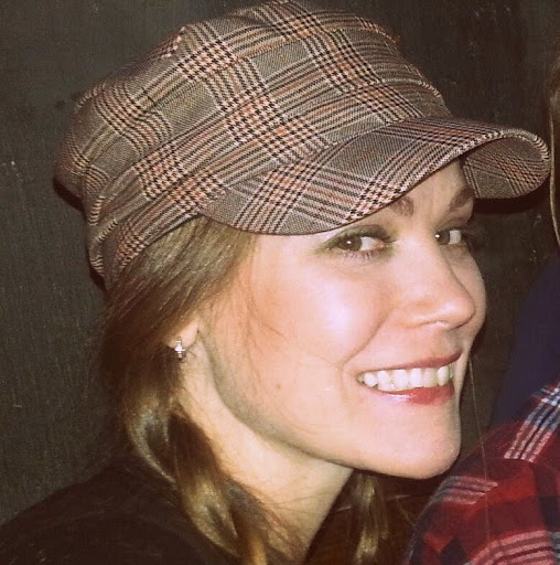 Elizabeth Thoma Photo 29
