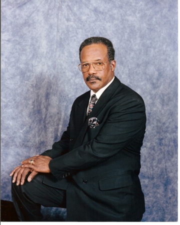 Robert Mills Photo 35