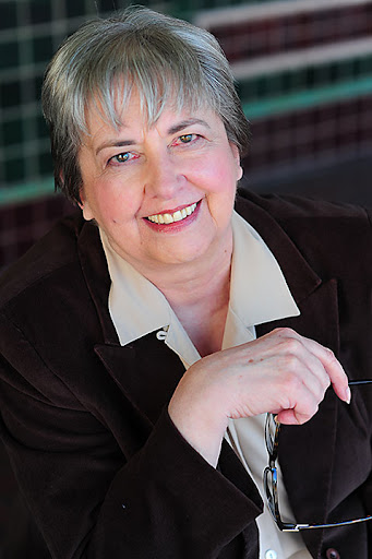 Leslie Simms Photo 19