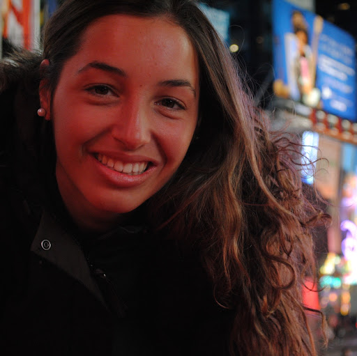 Lucia Sanchez Photo 33