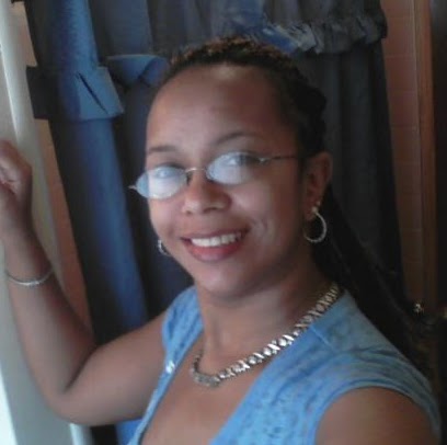 Renee Simmons Photo 31
