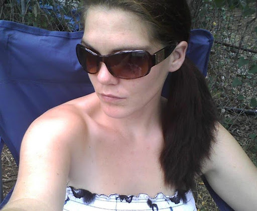 April Riggins Photo 31