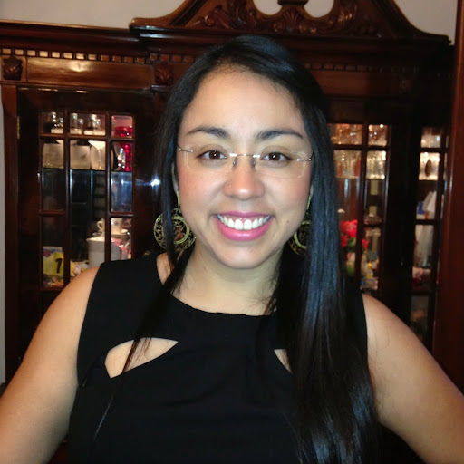 Adriana Flores Photo 35