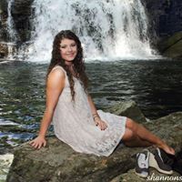 Nicole Lowry Photo 15