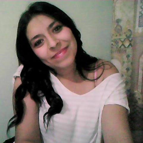 Elisa Salinas Photo 10