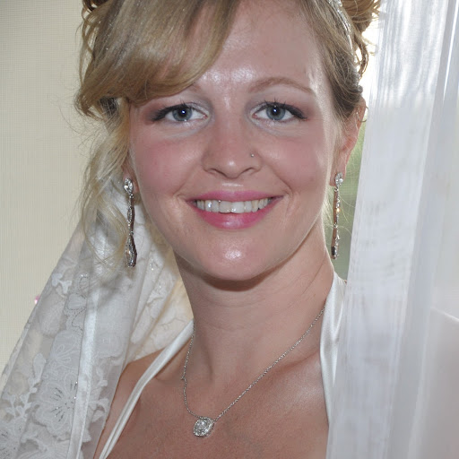 Jennifer Roach Photo 30