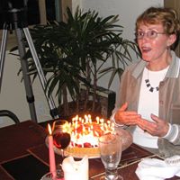 Sally Lee Photo 33