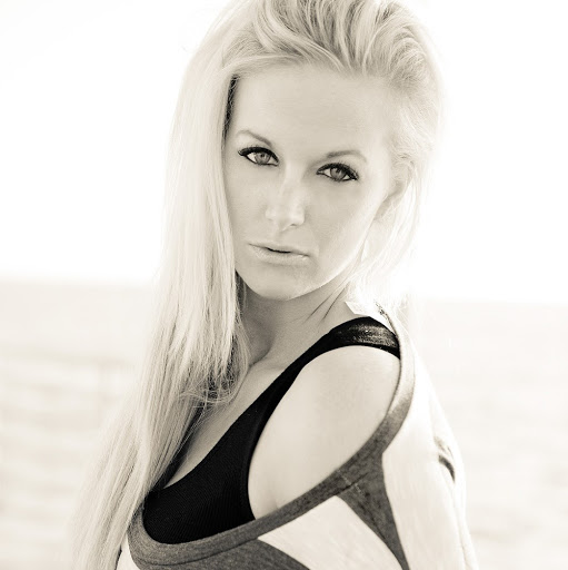 Jennifer Bolton Photo 31