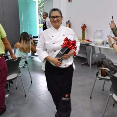 Martha Arizaga Photo 3