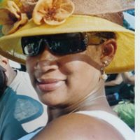 Julie Valentine Photo 29