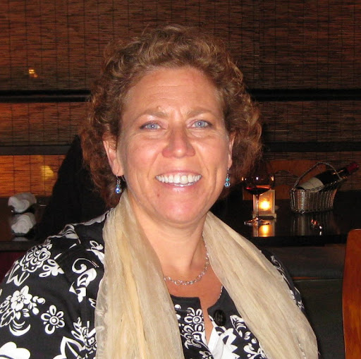 Lisa Perry Photo 32