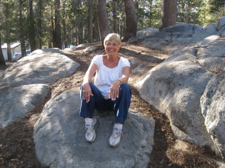 Barbara Bond Photo 22
