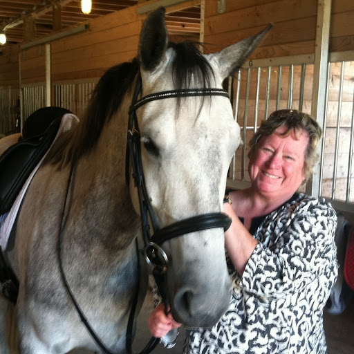 Lorraine Davies Photo 22