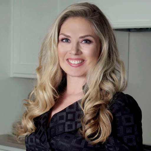 Sarah Woodward Photo 29