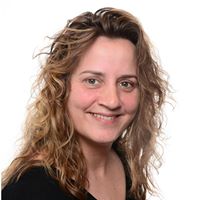 Stephanie Weber Photo 27