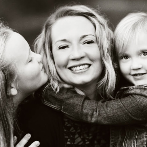 Kristin Rhoads Photo 16