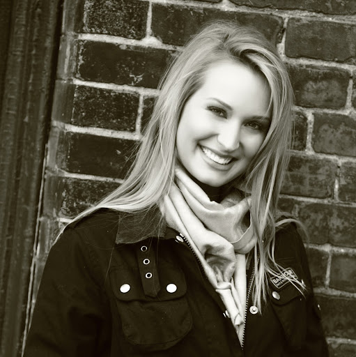 Rachel Law Photo 8