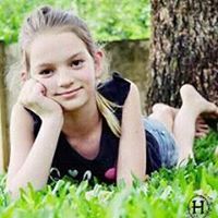 Rachel Kuhn Photo 6