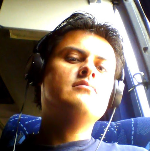 Axel Hernandez Photo 6