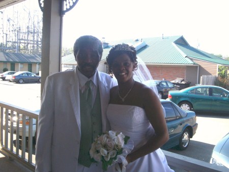 Shannon Robinson Photo 39
