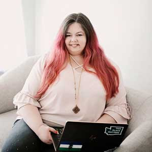 Nicole Sampson Photo 17