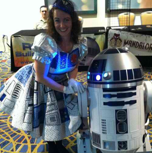 Elizabeth Evans Photo 44