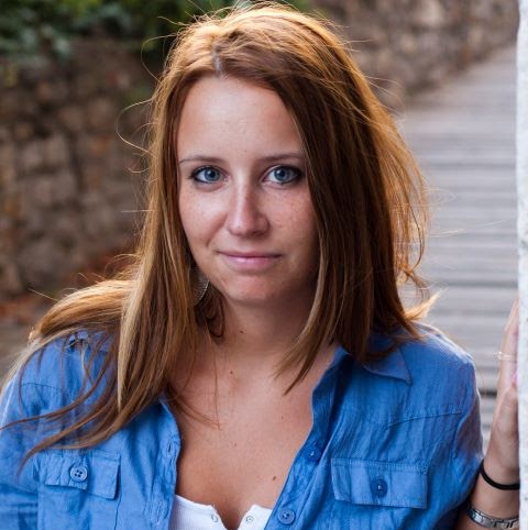 Andrea Walter Photo 36