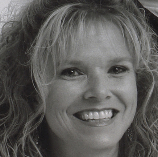 Denise Hopkins Photo 37